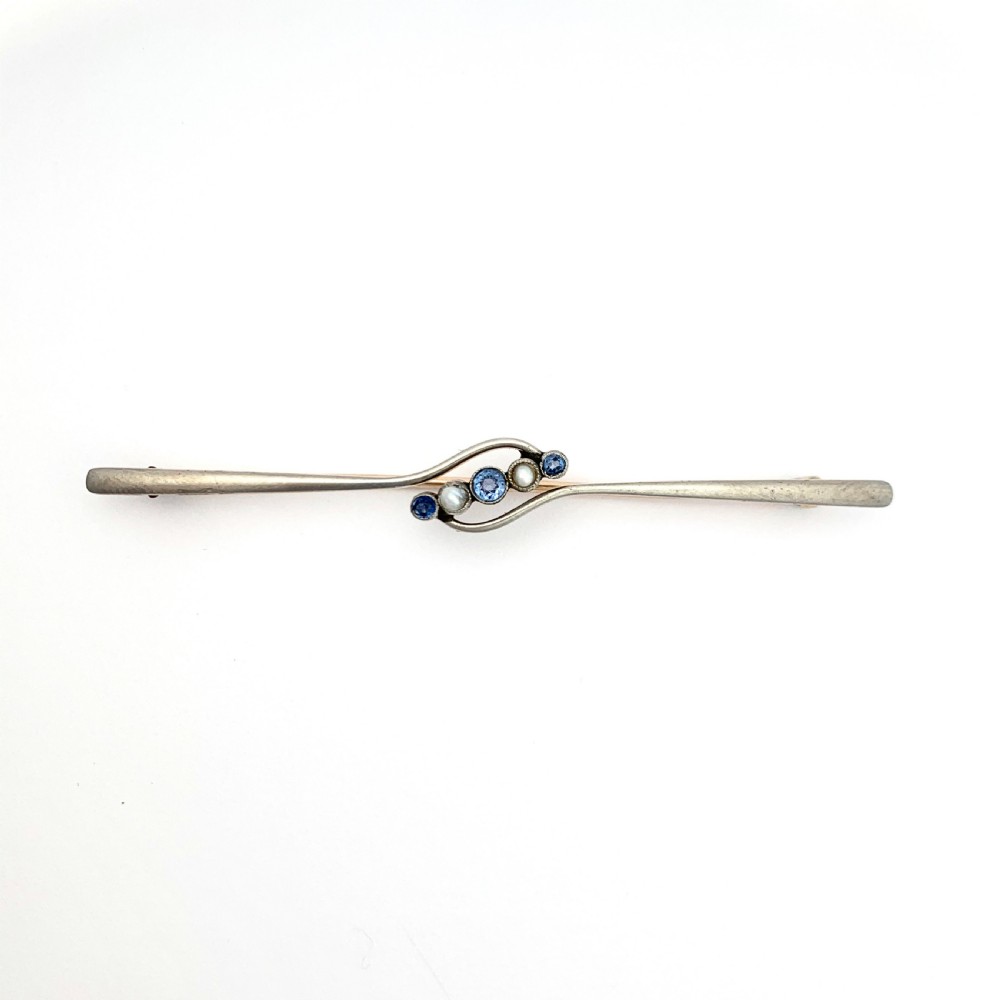 Art Deco 15CT Gold Sapphire and Seed Pearl Brooch View VII