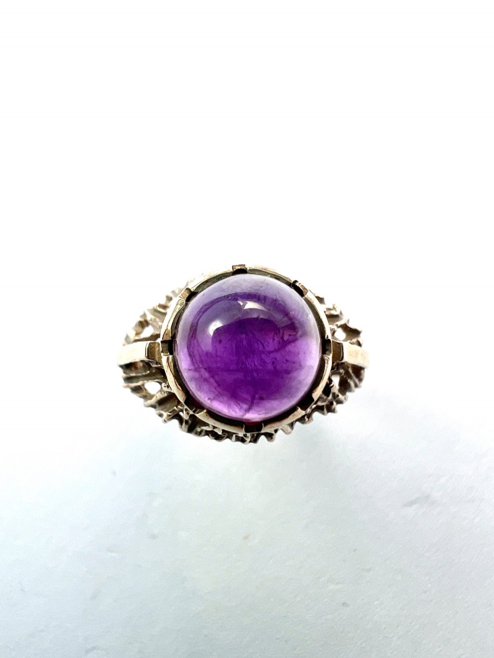 1968 Vintage Amethyst Solitaire 9CT Gold Brutalist Ring View IV