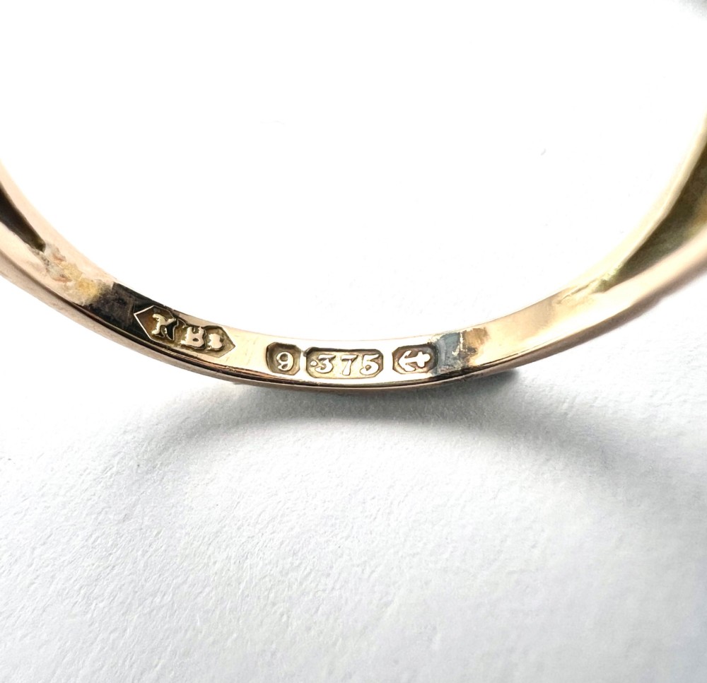 Victorian Amethyst and Pearl 9CT Gold Five Stone Ring View X