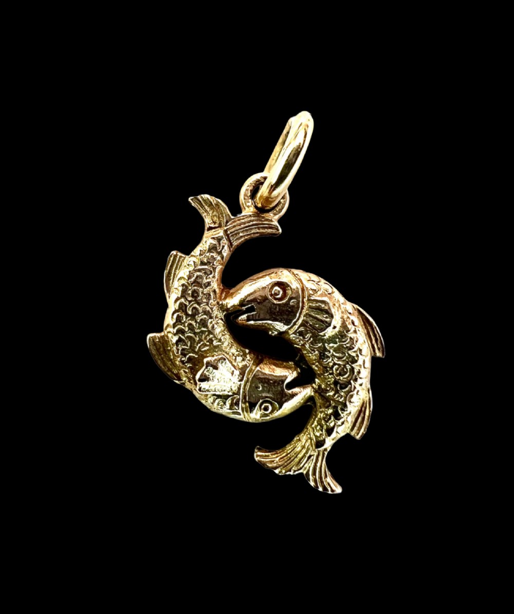 Vintage 9CT Gold Double Fish Pisces Charm Pendant View II