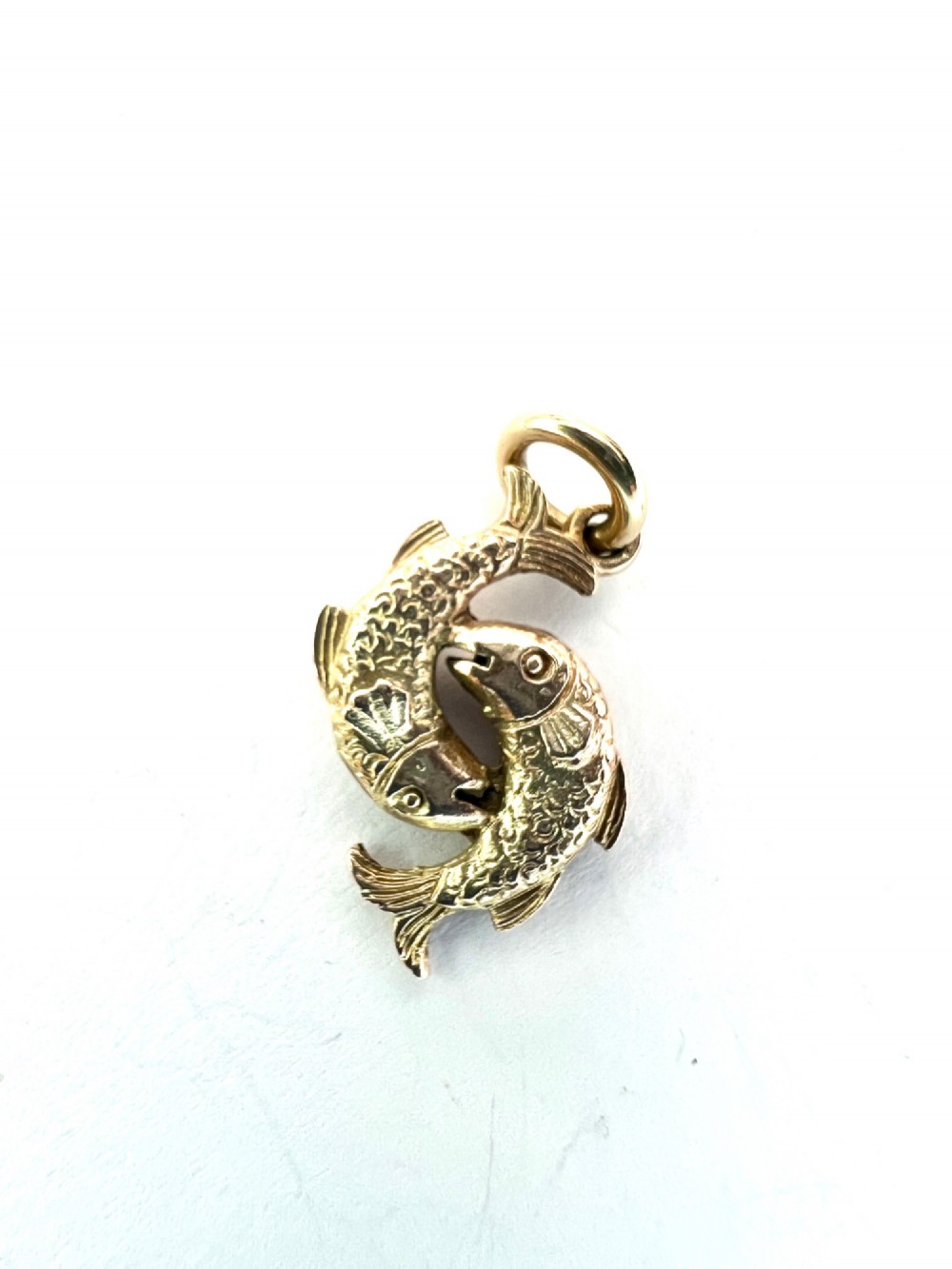 Vintage 9CT Gold Double Fish Pisces Charm Pendant View III