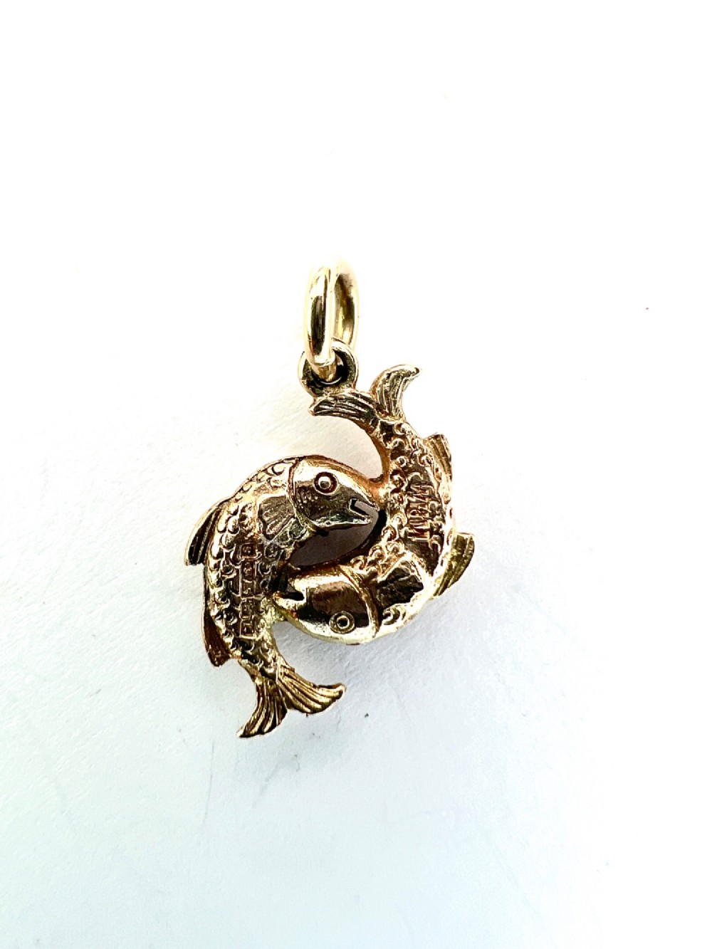Vintage 9CT Gold Double Fish Pisces Charm Pendant View IV