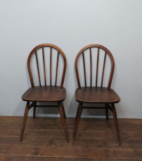 ANTIQUE PAIR OF ELM WHEELBACK DINING CHAIRS 1920