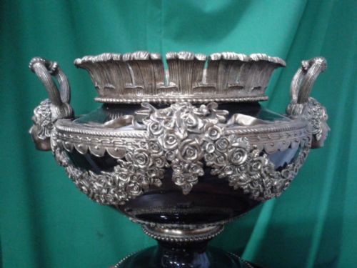 A Fine French Porcelain & Bronze Jardinaire