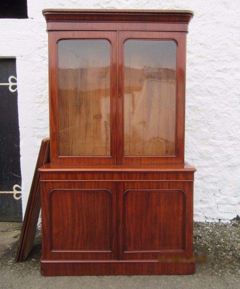 A Superb Victorian Two Door Mahogany Bookcase.