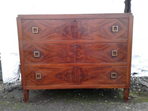 A Superb Quality Art Deco Mahogany Chest of Drawers.