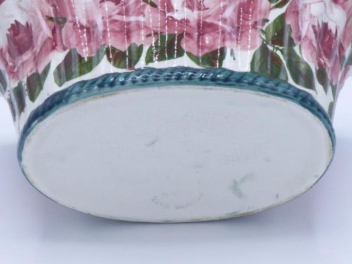 fig 1. A rare Scottish Wemyss ware open basket ( Cabbage roses )
