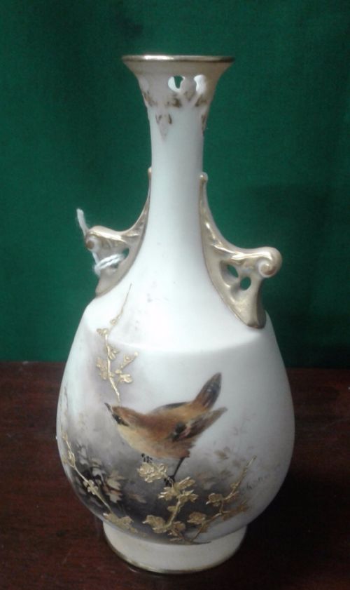 Worcester Vase, (Wren) Artist Jas Stinton.