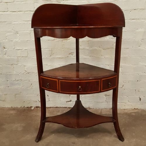 A Fine Georgian Mahogany Corner Stand/table