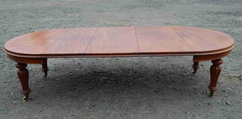 A Mid Victorian Mahogany Extending Dining Table