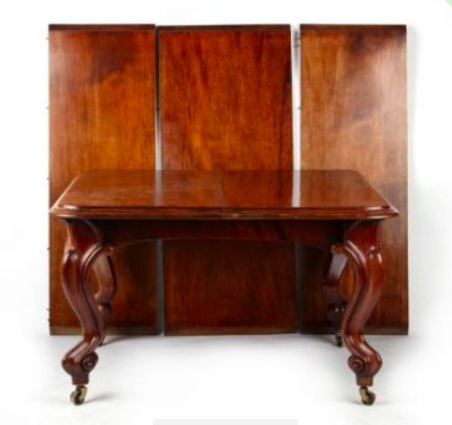 Large Victorian Mahogany Extending Dining Table.