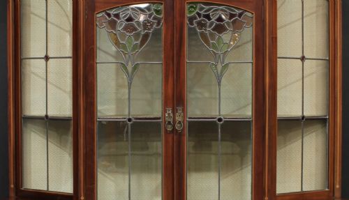 A FINE ART NOUVEAU PERIOD MAHOGANY AND MARQUETRY DISPLAY CABINET - ADDITIONAL PHOTO 1
