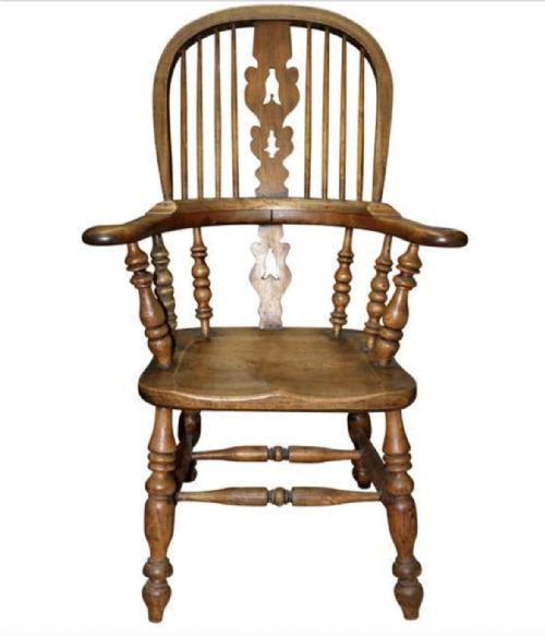A VICTORIAN ELM WINDSOR CHAIR