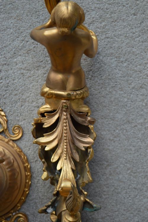 A FINE LARGE PAIR OF NEO CLASSICAL GILT WALL LIGHT BRACKETS - ADDITIONAL PHOTO 5