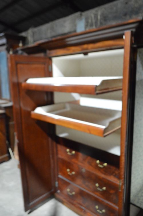 VICTORIAN FOUR DOOR BREAKFRONT FIGURED MAHOGANY WARDROBE - ADDITIONAL PHOTO 6