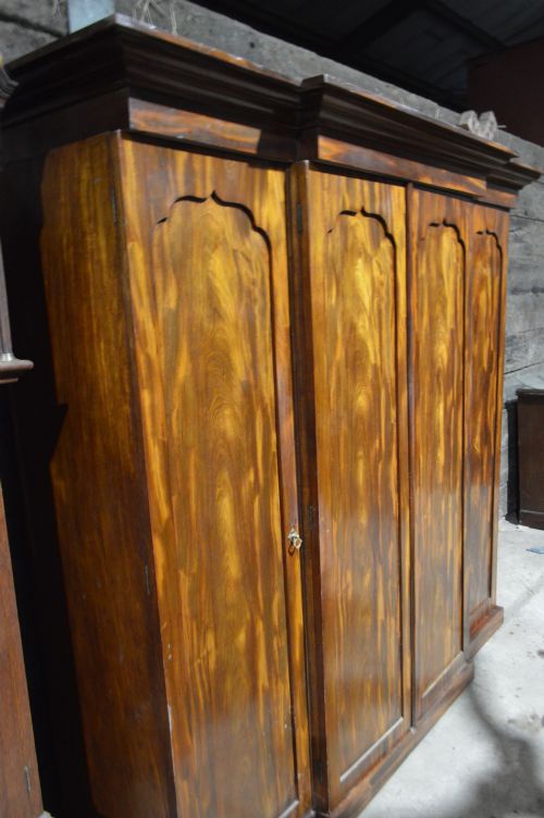 VICTORIAN FOUR DOOR BREAKFRONT FIGURED MAHOGANY WARDROBE - ADDITIONAL PHOTO 8