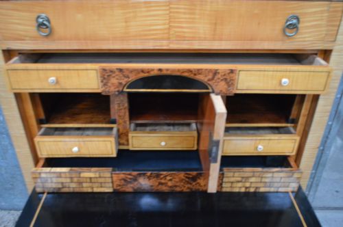 fig 1. A fine maple Biedermeier secrétaire. Circa 1820s