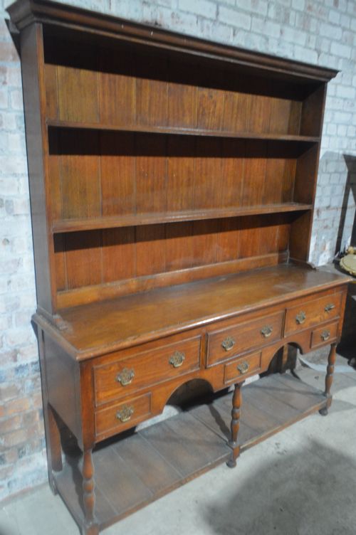 VICTORIAN OAK PLATE BACK DRESSER - ADDITIONAL PHOTO 2