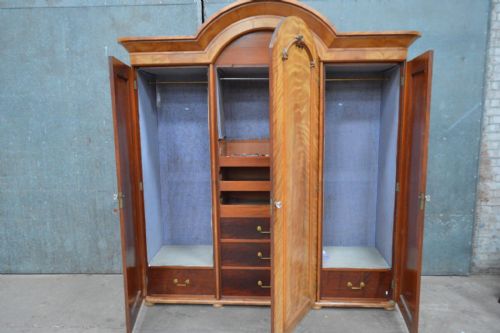 VICTORIAN FIGURED BIRCH THREE PC BEDROOM SUITE WARDROBE - ADDITIONAL PHOTO 4