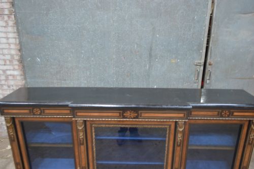A VICTORIAN AMBOYNA AND INLAID EBONISED THREEDOOR BREAKFRONT BOOKCASE - ADDITIONAL PHOTO 2