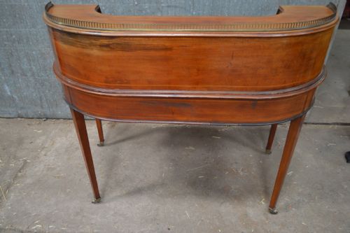 A GOOD EDWARDIAN MAHOGANY CARLTON HOUSE DESK - ADDITIONAL PHOTO 2
