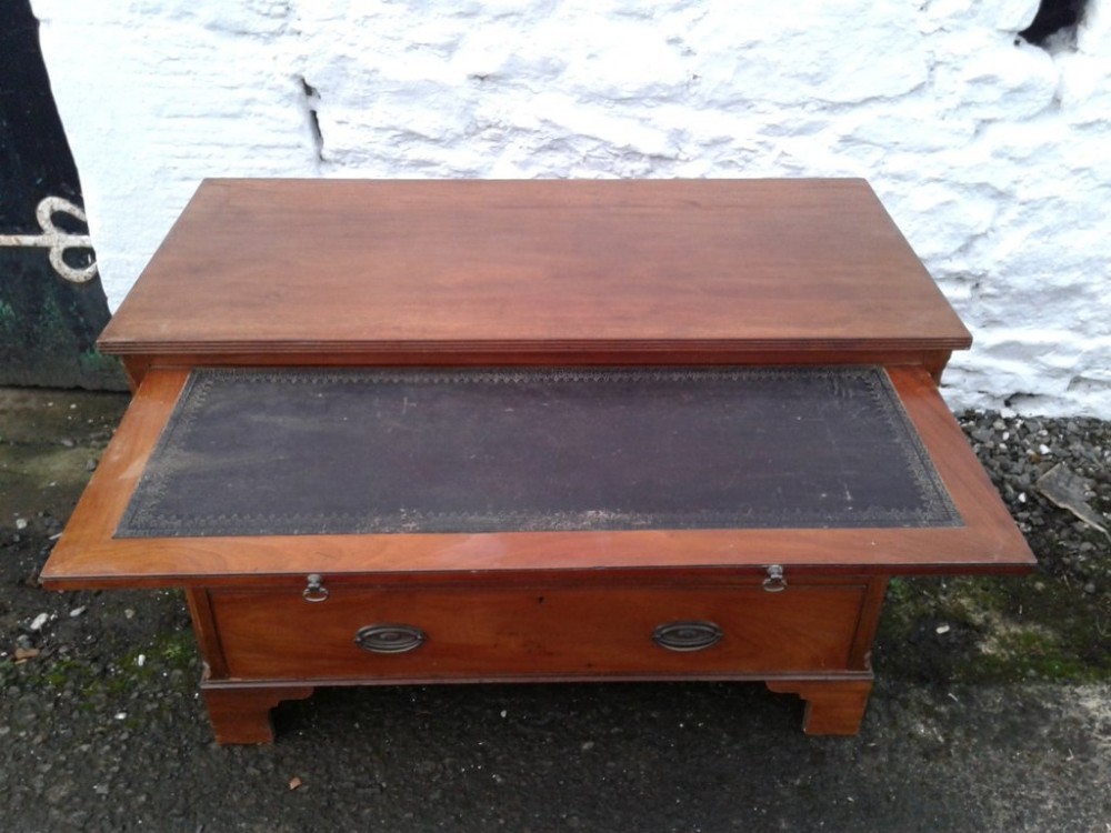 Late George 111 mahogany bachelor chest