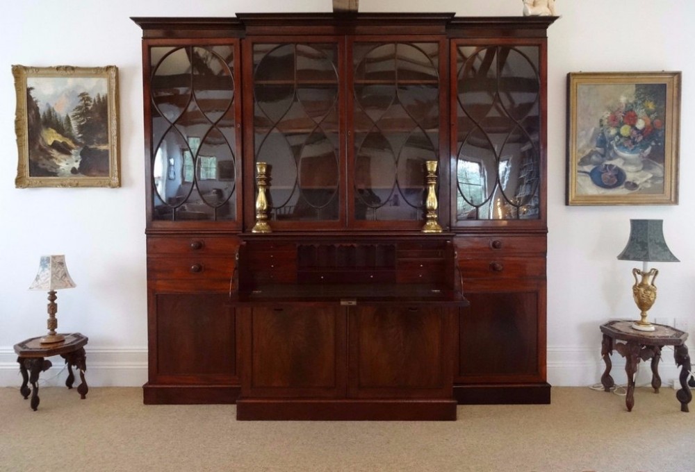 Stunning Georgian mahogany 4 Dr breakfront secretaire bookcase. 