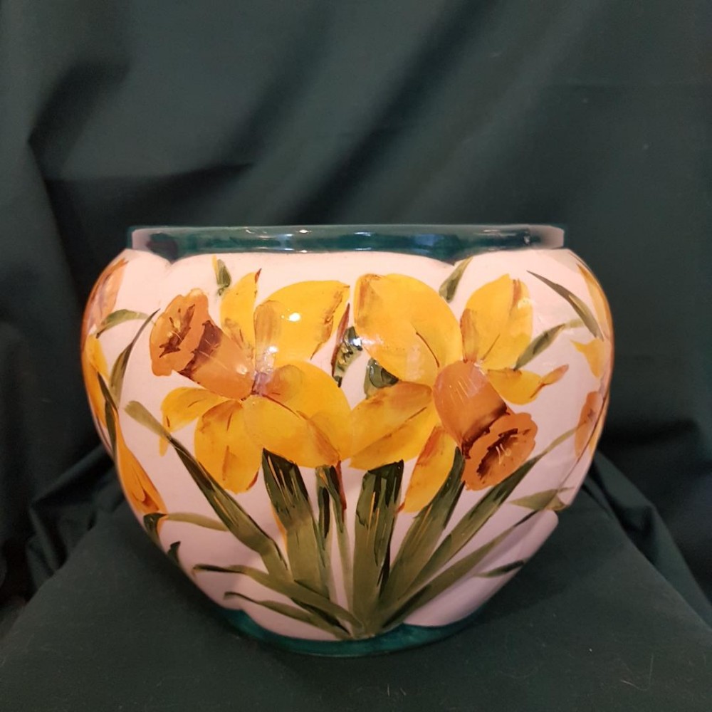 A Wemyss ware Daffodil pattern jardiniere