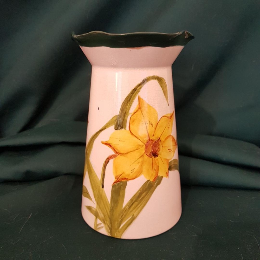 A Wemyss pottery ware splayed rim vase decorated with Daffodils.