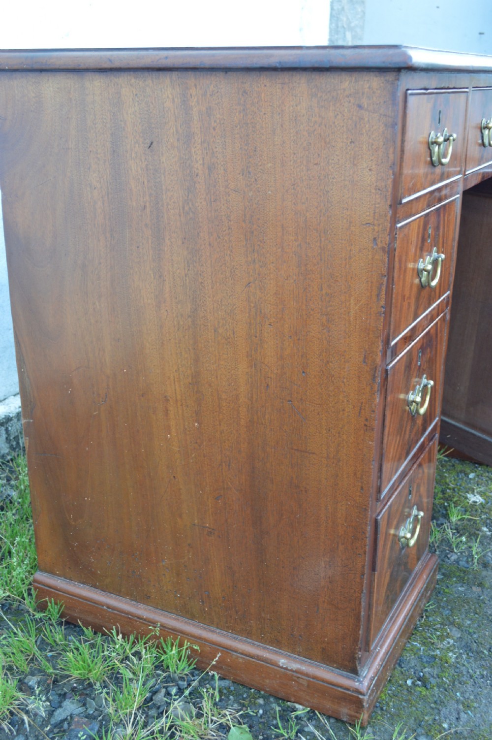 Georgian 18th century Mahogany Kneehole desk View VI