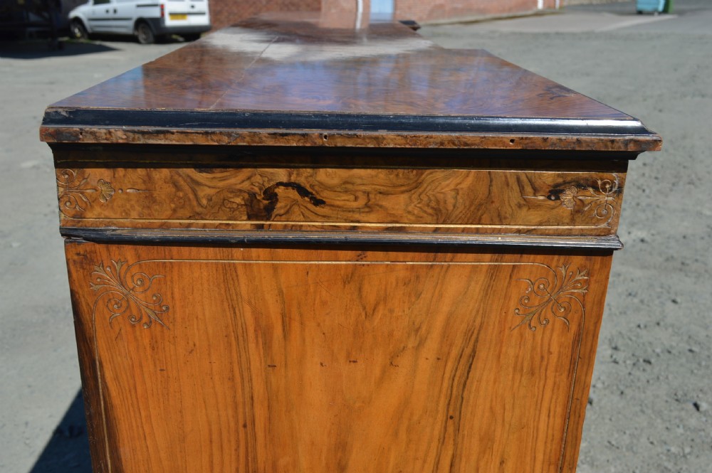 Burr walnut Victorian four-door breakfront sideboard  View III