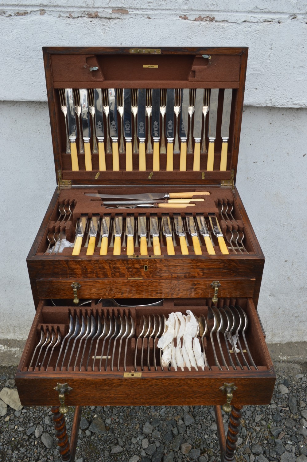 Bone handle sheffield steel cutlery case on stand View II