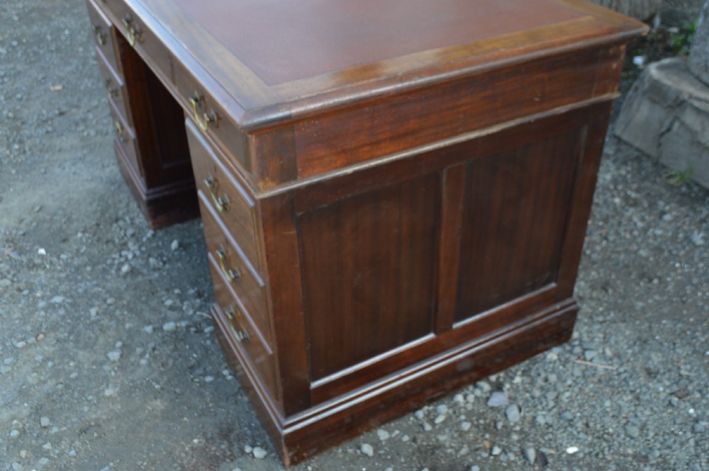 1920s mahogany pedastal desk View III