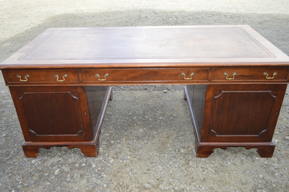 A large Georgian mahogany partners desk View V