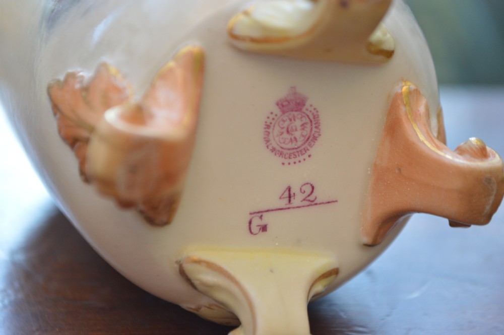 Worcester Vase, Highland cattle by (Harry Stinton) View IV