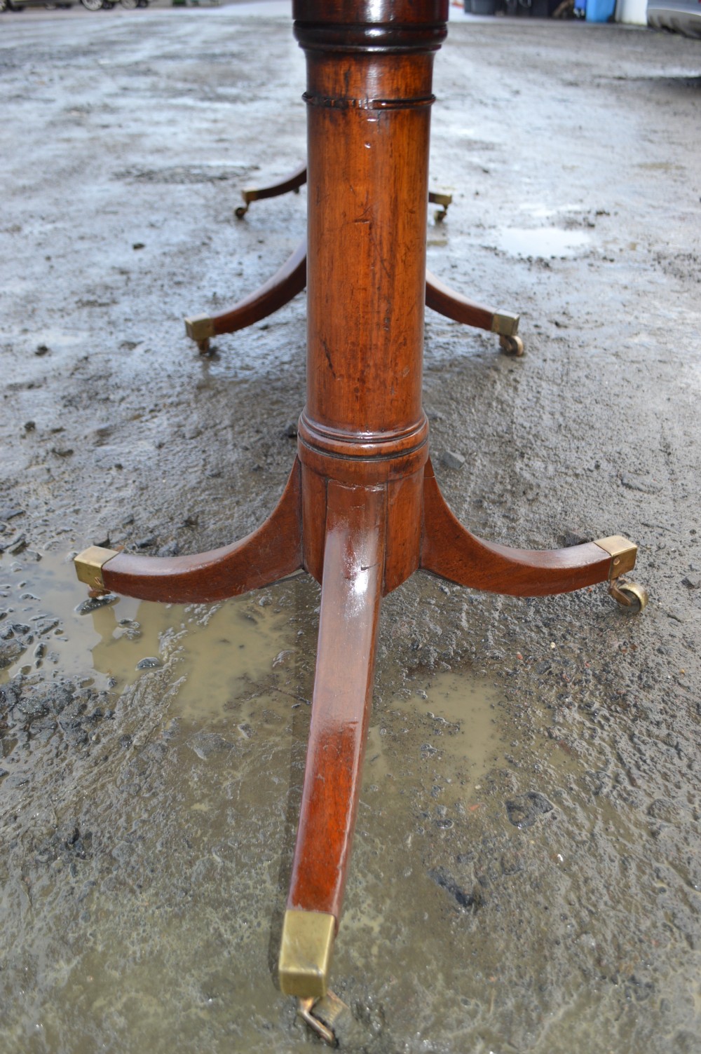 large 18th century three pedestal mahogany dining table with 2 leaves. View VI