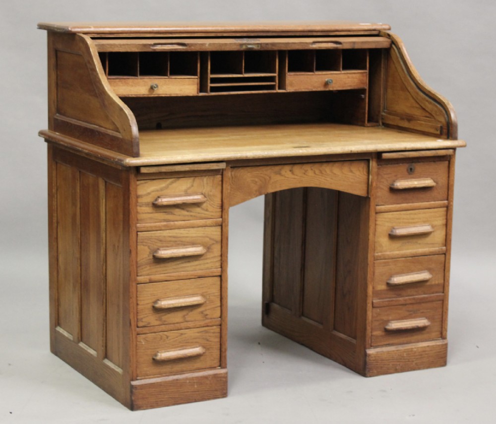 1920s light Oak roll top desk