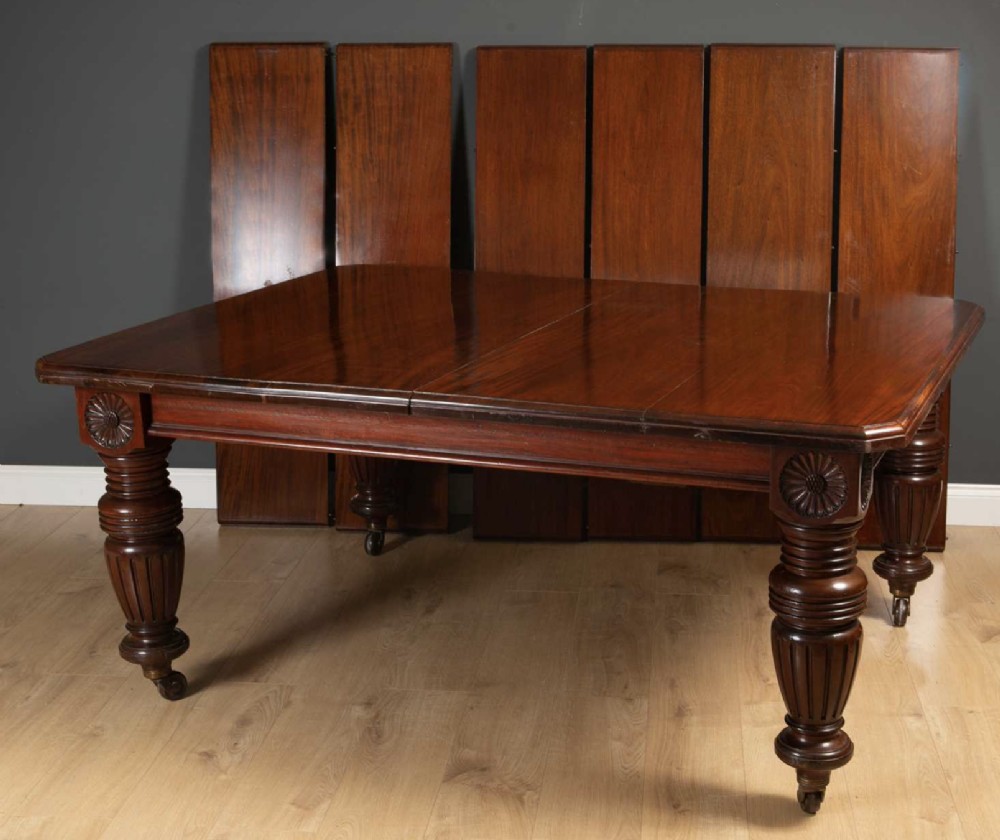 Large 12ft Victorian mahogany extending dining table.