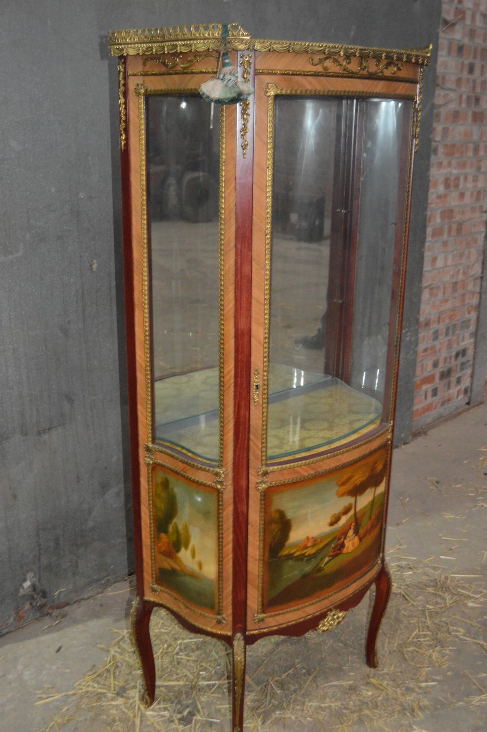 A French display cabinet (Vitrine) View V