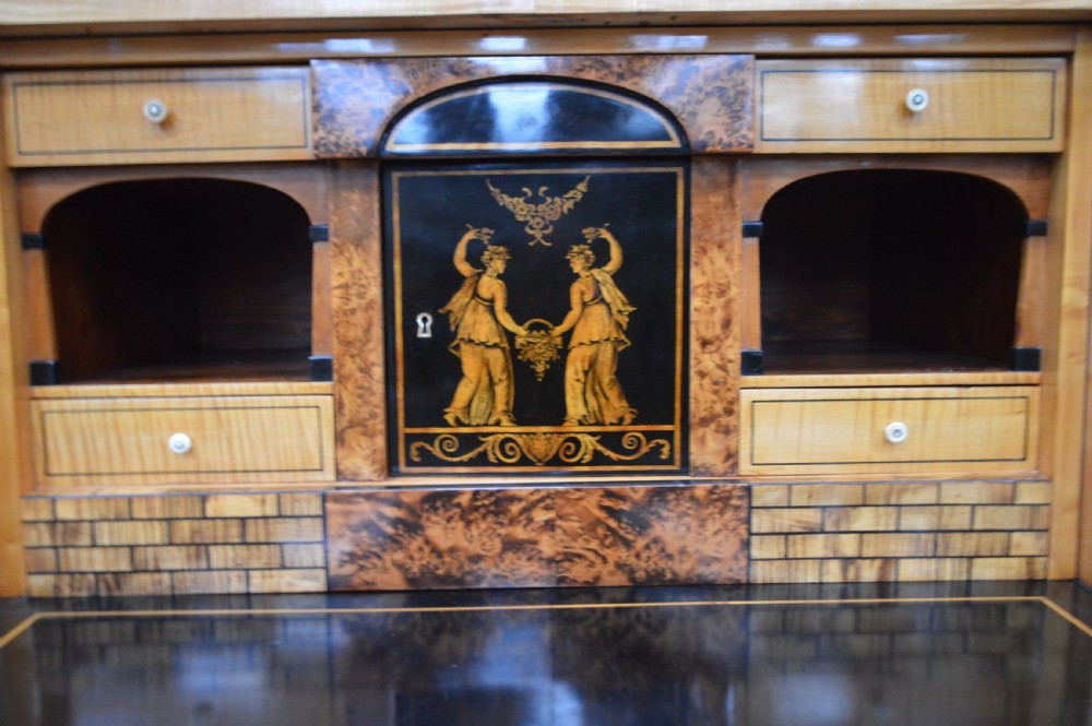 A fine maple Biedermeier secrétaire. Circa 1820s View VIII