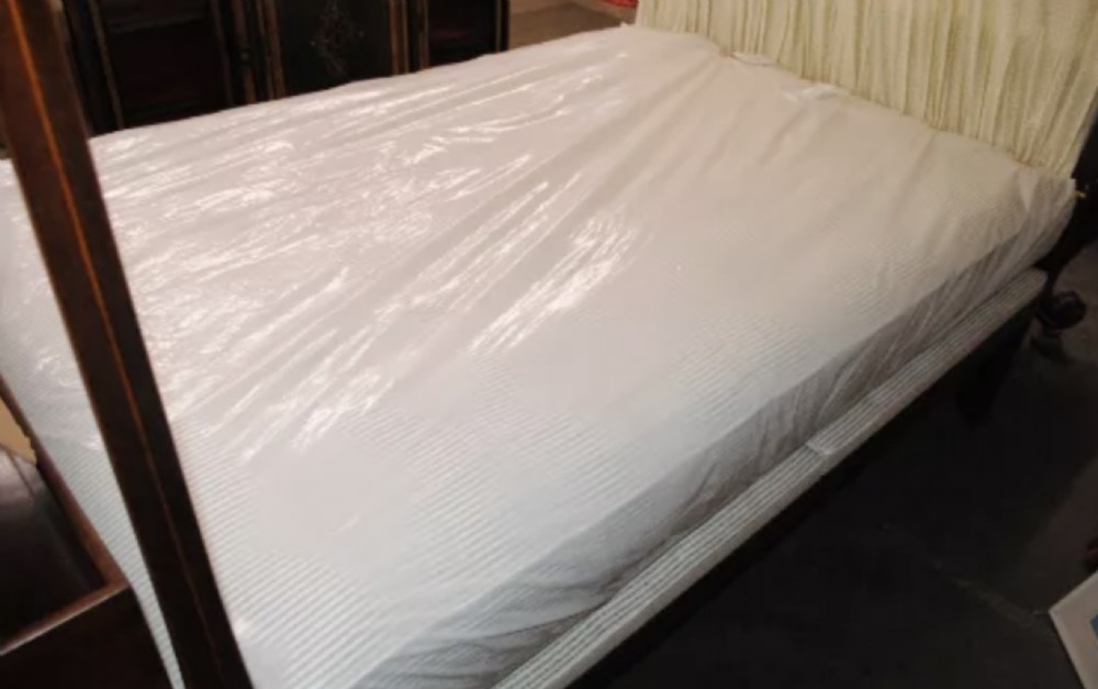 Georgian arched top mahogany four poster bed View VI