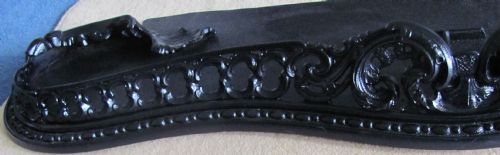 EARLY VICTORIAN CAST IRON SERPENTINE FENDER - ADDITIONAL PHOTO 1