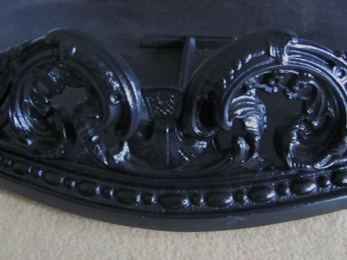 EARLY VICTORIAN CAST IRON SERPENTINE FENDER - ADDITIONAL PHOTO 3