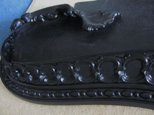 EARLY VICTORIAN CAST IRON SERPENTINE FENDER - ADDITIONAL PHOTO 4