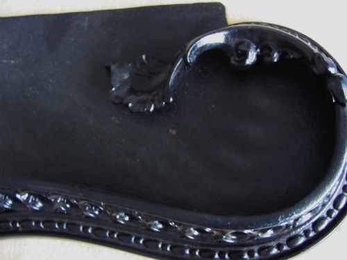 EARLY VICTORIAN CAST IRON SERPENTINE FENDER - ADDITIONAL PHOTO 5