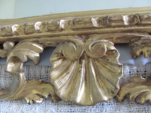 19TH CENTURY CARVED GILT WOOD FLORENTINE FRAMED OVAL WALL MIRROR - ADDITIONAL PHOTO 5
