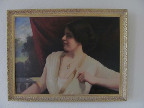 edwardianearly 20th century head and shoulders portrait of a lady oil on canvas - CATEGORY: ANTIQUE ART - DATED 1910