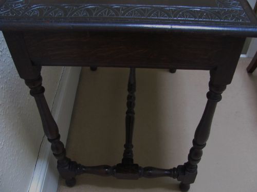 VICTORIAN OAK SIDE TABLE - ADDITIONAL PHOTO 4