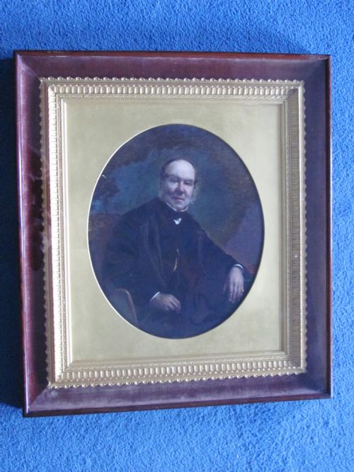 ANTIQUE VICTORIAN FRAMED PAINTED PHOTOGRAPH PORTRAIT GENTLEMAN - ADDITIONAL PHOTO 3