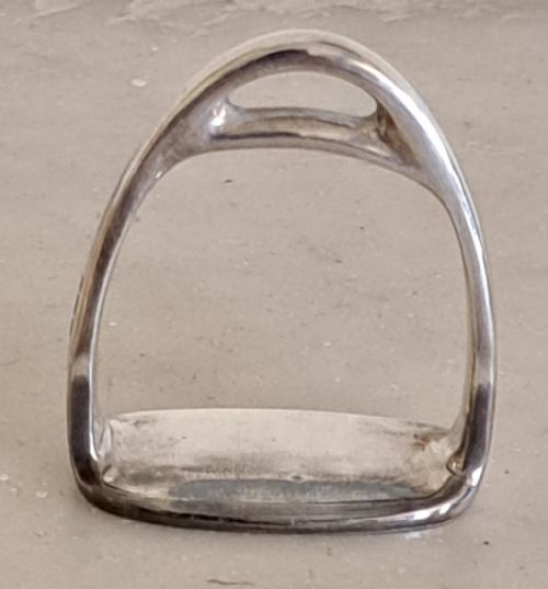 SET OF SIX SILVER NAPKIN RINGSAND 6 PLACEHOLDERS HORSES HEAD AND STIRRUPS - ADDITIONAL PHOTO 9